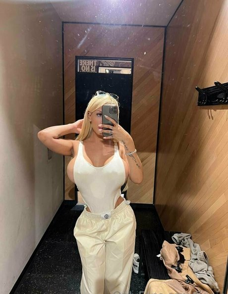 uncut onlyfans beautiful naked galleries