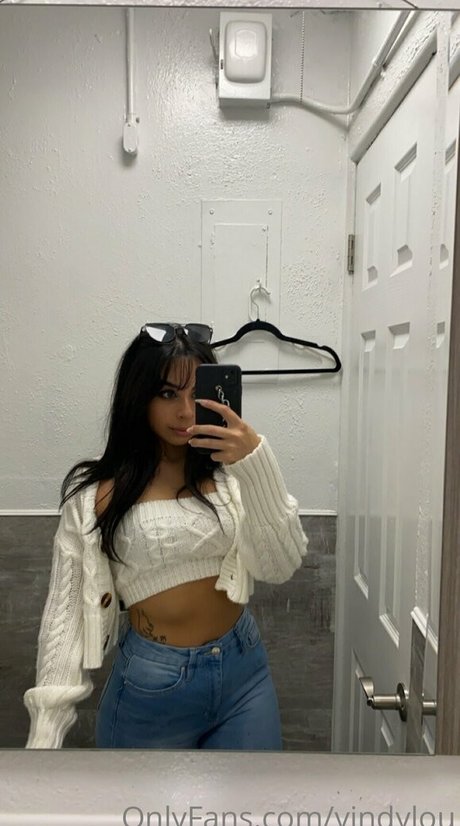 vindylou exclusive model picture