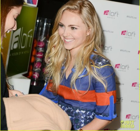 AnnaSophia Robb pornstar pretty img