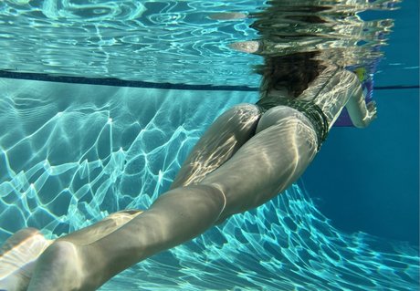 Laura Perlongo sexy pornstar photos