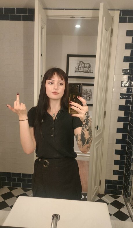 missdellavigne star pornographic photo