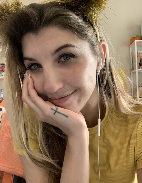 FrivolousFox ASMR free star galleries