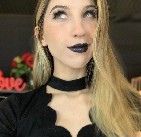 FrivolousFox ASMR pornstar free pictures