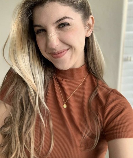 FrivolousFox ASMR star best img