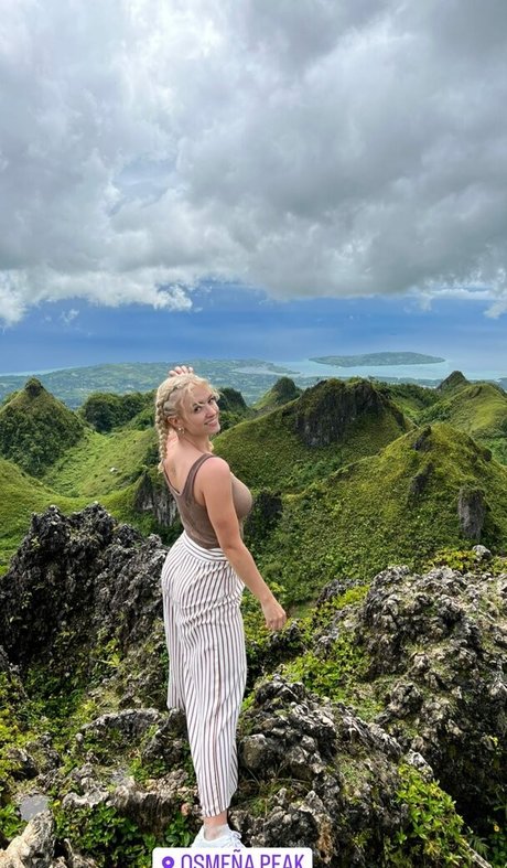 Mimi Lintrup model best archive