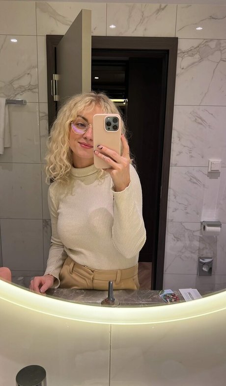 Mimi Lintrup perfect model pics