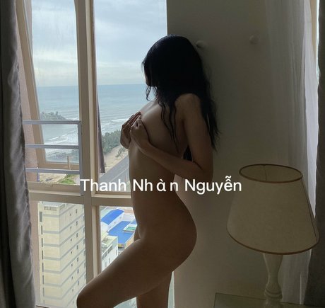 Thanh Nhen model sexy gallery