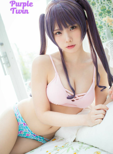 Enako nude model pictures