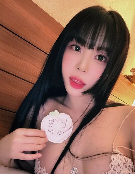 Tangle Dahee beautiful pornstar img