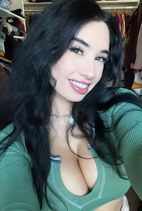 Pdylan550 erotic star pic