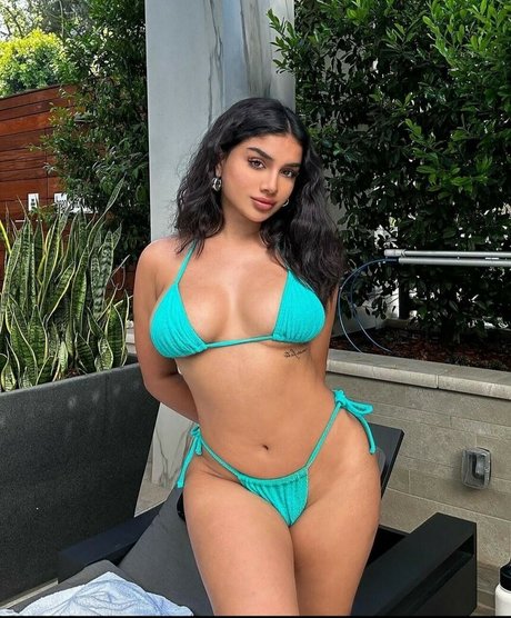 Alishba Sheikh exclusive actress photos