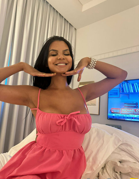 bellapussy25 model exclusive archive