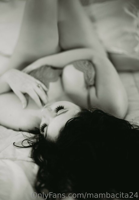 mambacita24 model exclusive pictures