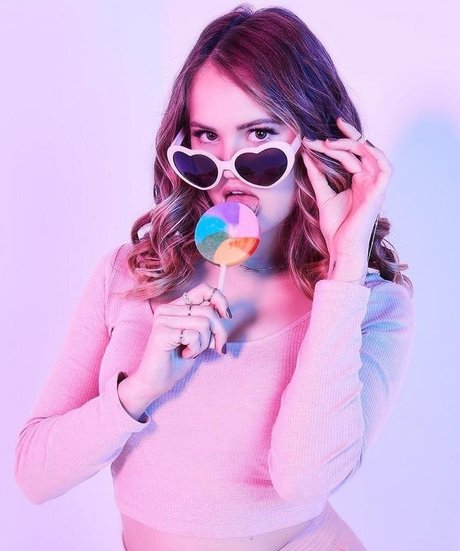 Debby Ryan pornstar nude picture