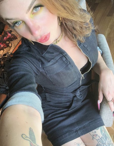 janieblade hot pornstar pic