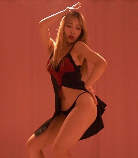 Waveya nude actress gallery