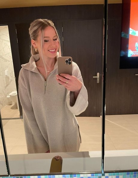 emo trans onlyfans hot nude image