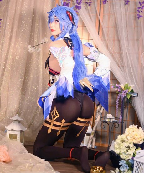 glasses onlyfans exclusive photos