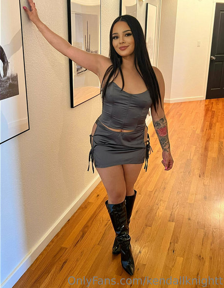 kendallknightt nude model picture