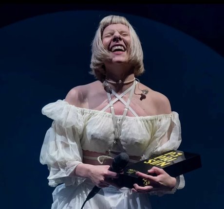 Aurora Aksnes perfect star photo