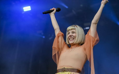 Aurora Aksnes top actress pics