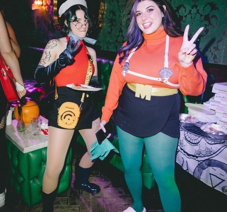 Alluux model best pics