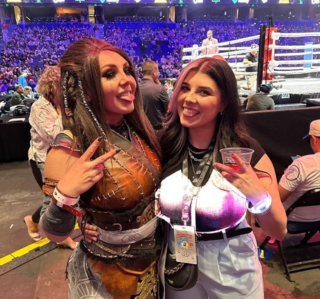 Alluux pornstar exclusive pic