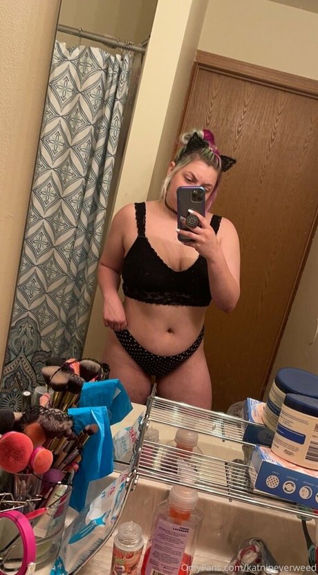 katnipeverweed model high quality image