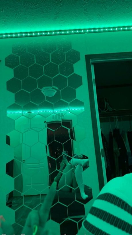 katnipeverweed beautiful model photos