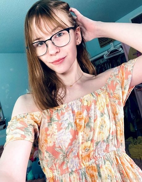 lanieluxx art actress archive