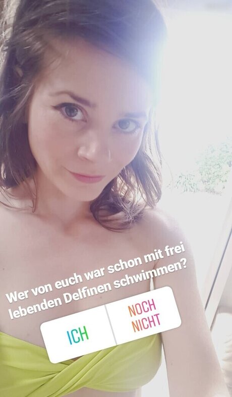 Joyce Ilg high quality model images