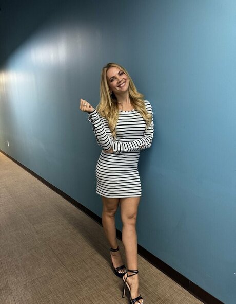 Jacey Birch hot actress images