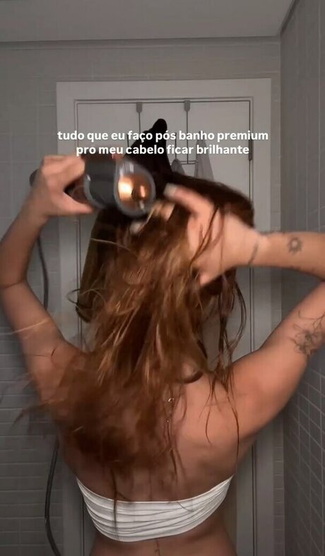 Liv Resenhas high quality model picture