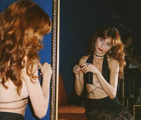 Liv Resenhas model perfect gallery