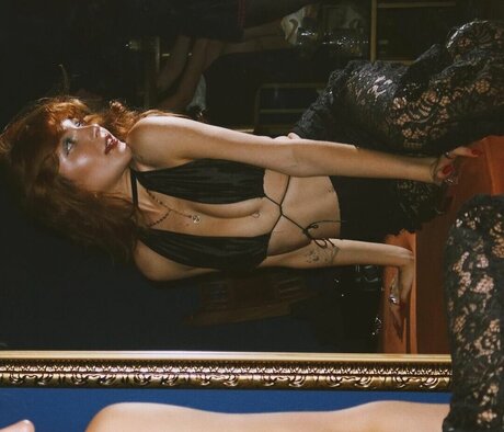 Liv Resenhas art star photos