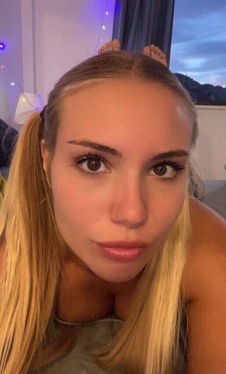 lickandysoles art star pic