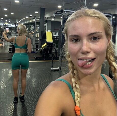 lickandysoles star nudes img