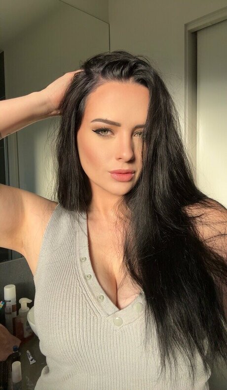 Eleanorsaur naked model pic