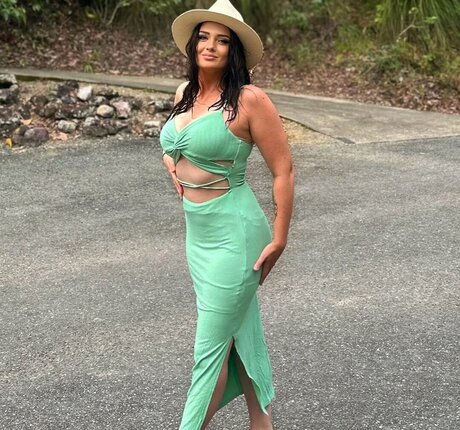 Eleanorsaur star hot photo