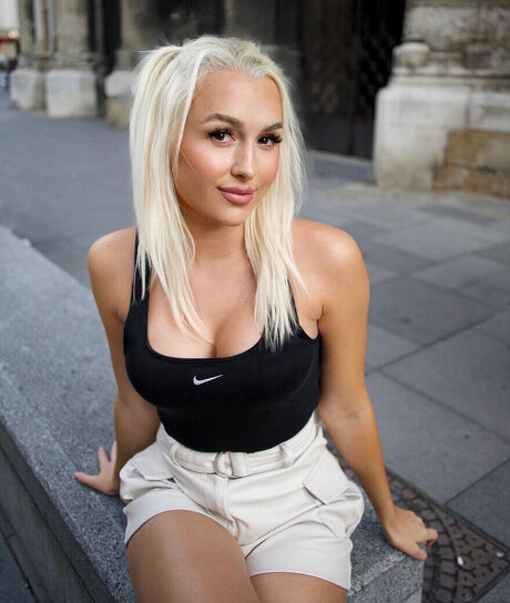 Maryyhx hot pornstar archive