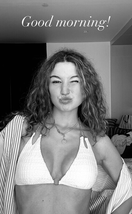 Jesina Amweg exclusive model image