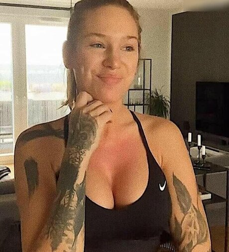 Liza Waschke naked star pictures