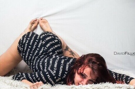 Sam Holly star best photos