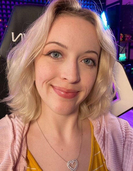 Pjonk beautiful model photo