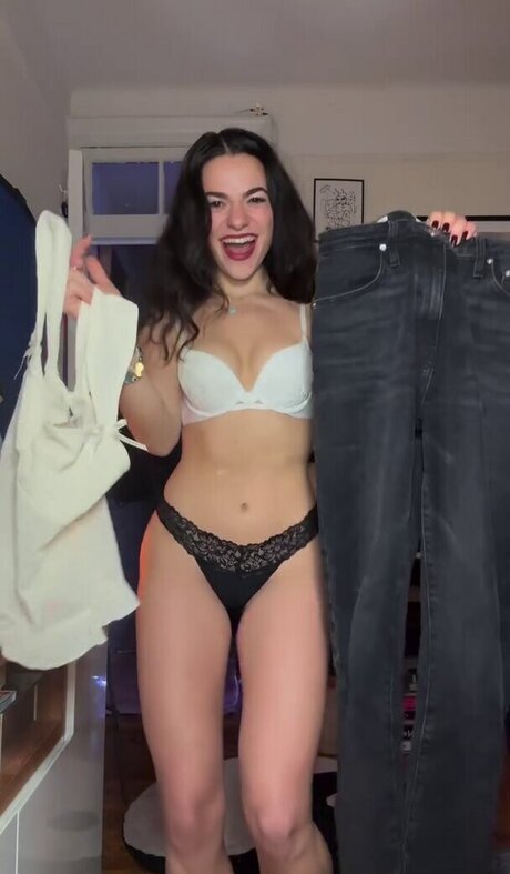 AllyAnnaMaria star erotic archive