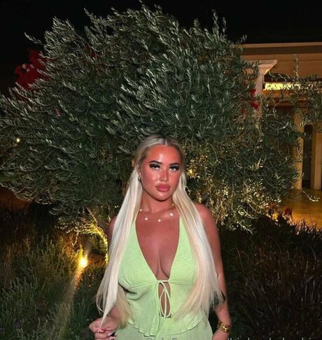 Bigboobzbarbie pornstar sex pics