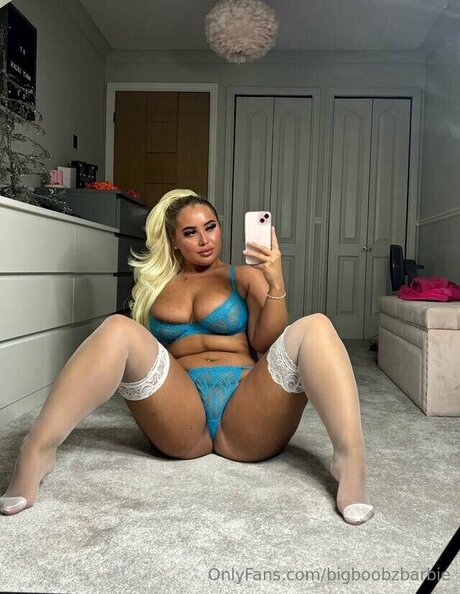 Bigboobzbarbie xxx star img