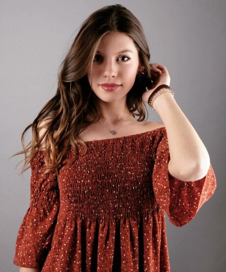 Florina Qosaj free model pics