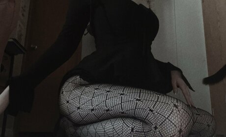 Itsmalic3 art model pic