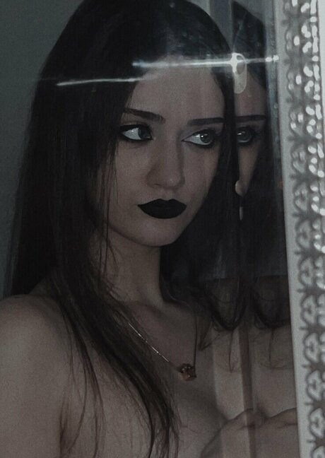 Itsmalic3 hot model images